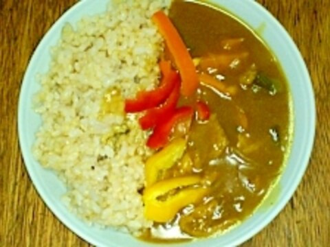 カラーピーマンで　華やかベジカレーライス♪